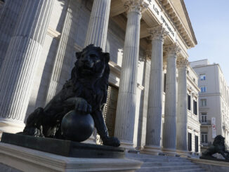 Imagen de archivo de la escalinata de los leones en el Congreso. EFE/ Mariscal