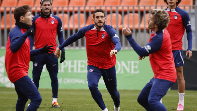 Koke, Griezmann, Witsel, De Paul y Riquelme, en un ejercicio del entrenamiento de este sábado. EFE/ Atlético De Madrid
