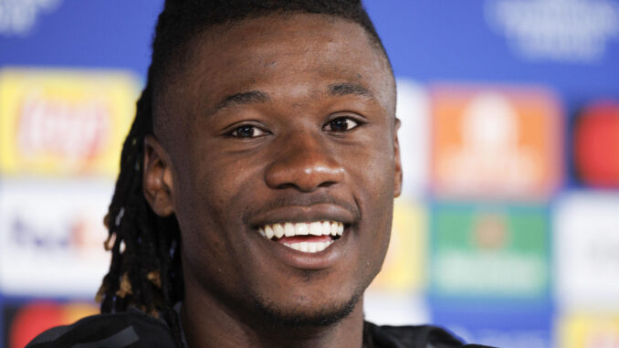 El centrocampista francés del Real Madrid Eduardo Camavinga, en la rueda de prensa previa al partido de Liga de Campeones ante el Leipzig alemán. EFE/Sergio Pérez
