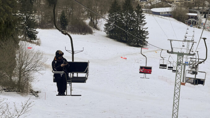 Foto archivo. Vista de la estación de esquí de Robella, comuna de Val-de-Travers, cantón de Jura (Suiza). EFE/ Juan Gonzalez Verano
