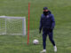 Simeone, durante el entrenamiento de este domingo.-EFE/Sergio Pérez