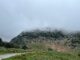 La primera gran nevada del año ha caído en la mañana de este martes en la localidad de Villaluenga del Rosario, en la Sierra de Cádiz, que espera una importante presencia de visitantes en la Semana Santa. EFE/ Alfonso Moscoso  //SOLO USO EDITORIAL/SOLO DISPONIBLE PARA ILUSTRAR LA NOTICIA QUE ACOMPAÑA (CRÉDITO OBLIGATORIO)//