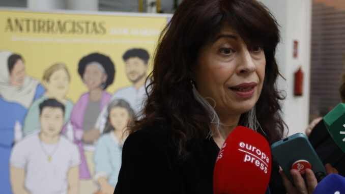 La ministra de Igualdad, Ana Redondo, a su llegada a la clausura de la IV Semana Antirracista, coincidiendo con el día internacional para la eliminación de la discriminación racial, este jueves en Sevilla. EFE/José Manuel Vidal
