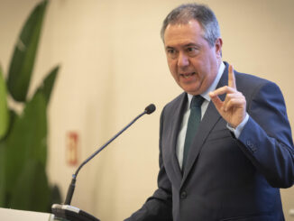 Imagen de archivo del portavoz socialista en el Senado, Juan Espadas. EFE/Álvaro Cabrera