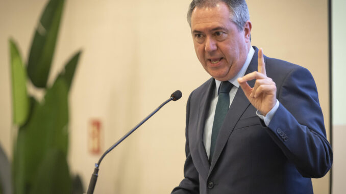 Imagen de archivo del portavoz socialista en el Senado, Juan Espadas. EFE/Álvaro Cabrera
