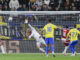 El centrocampista del Cádiz CF Robert Navarro marca el gol de la victoria frente al Granada. EFE/Román Ríos