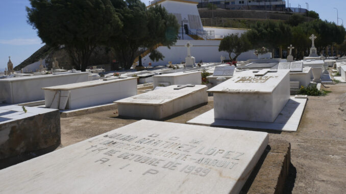 Vista de la tumba de Juana Martínez López, la cantinera de Batel. EFE/Paqui Sánchez
