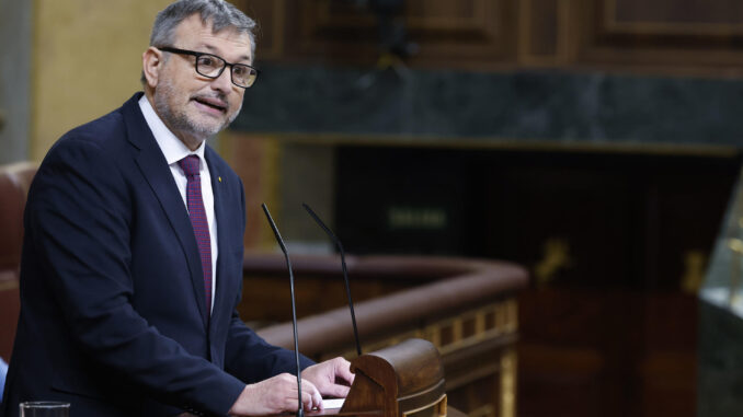 El diputado de JxCat Josep María Cervera interviene en el debate de la Ley Orgánica de amnistía para la normalización institucional, política ysocial en Cataluña, durante al pleno del Congreso este jueves. EFE/ Zipi
