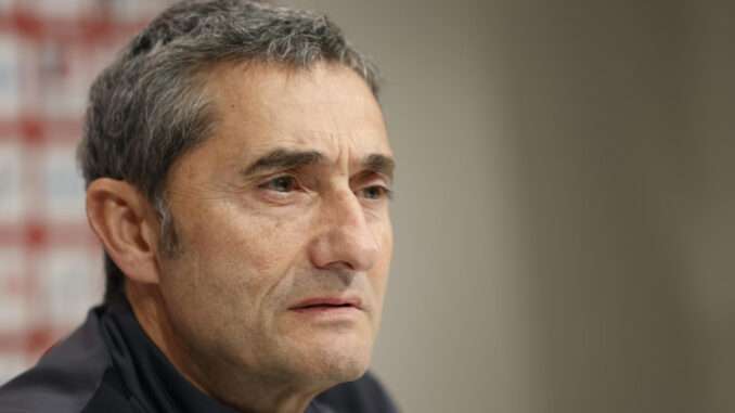 El entrenador del Athletic Club, Ernesto Valverde, este sábado durante la rueda de prensa antes del partido de mañana ante el Real Madrid.- EFE/ Luis Tejido
