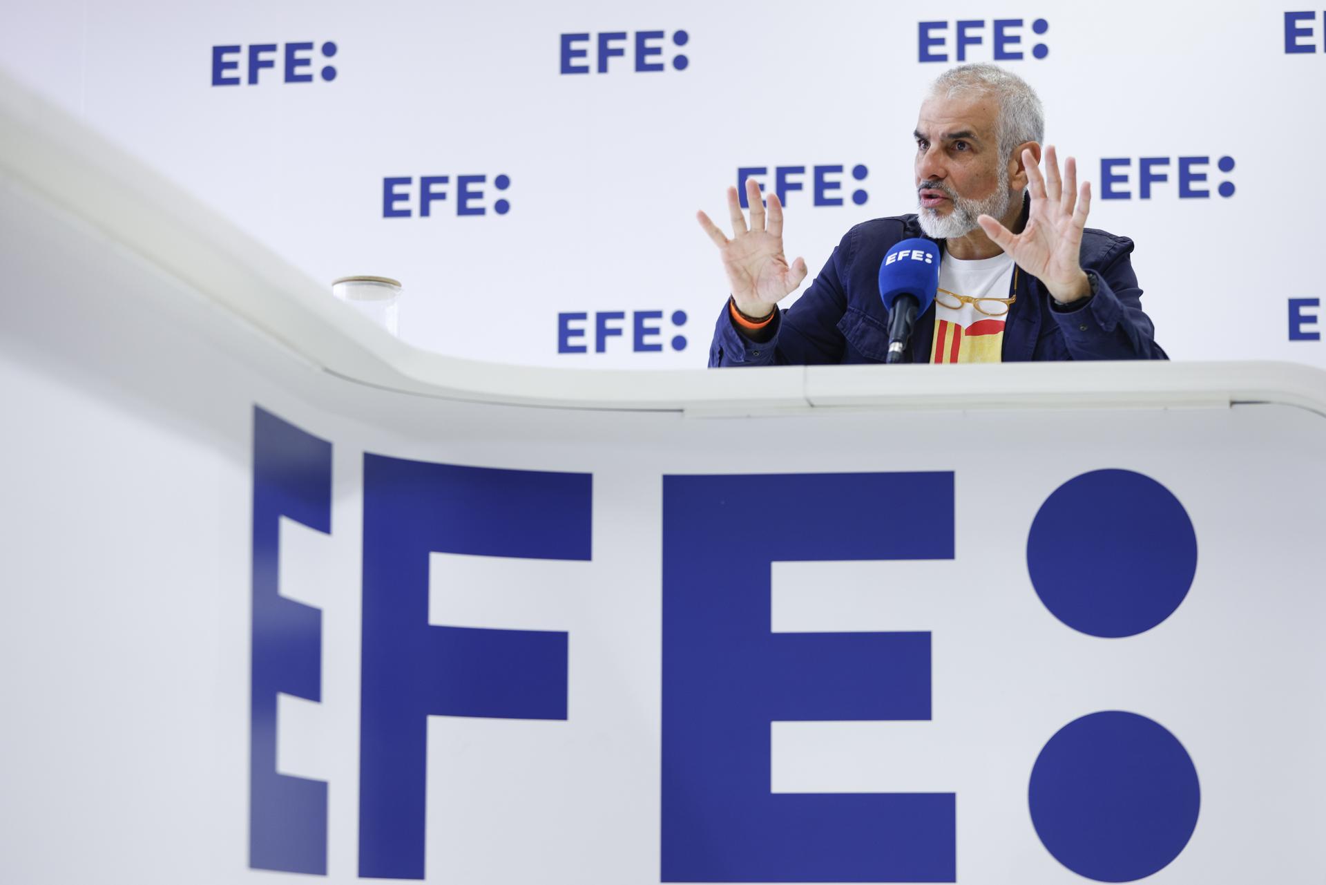 El líder de Ciudadanos en Cataluña, Carlos Carrizosa, durante una entrevista con la Agencia EFE en la que avanzó qué prepara su candidatura de cara a la convocatoria electoral del 12 de mayo en Cataluña. EFE/ Quique García
