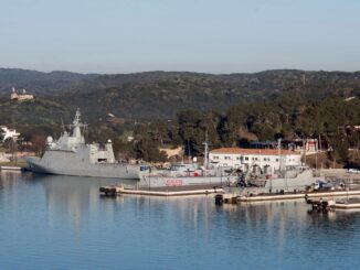 Imagen de archivo de varios buques en la Base Naval de Mahón, Menorca. EFE/ David Arquimbau