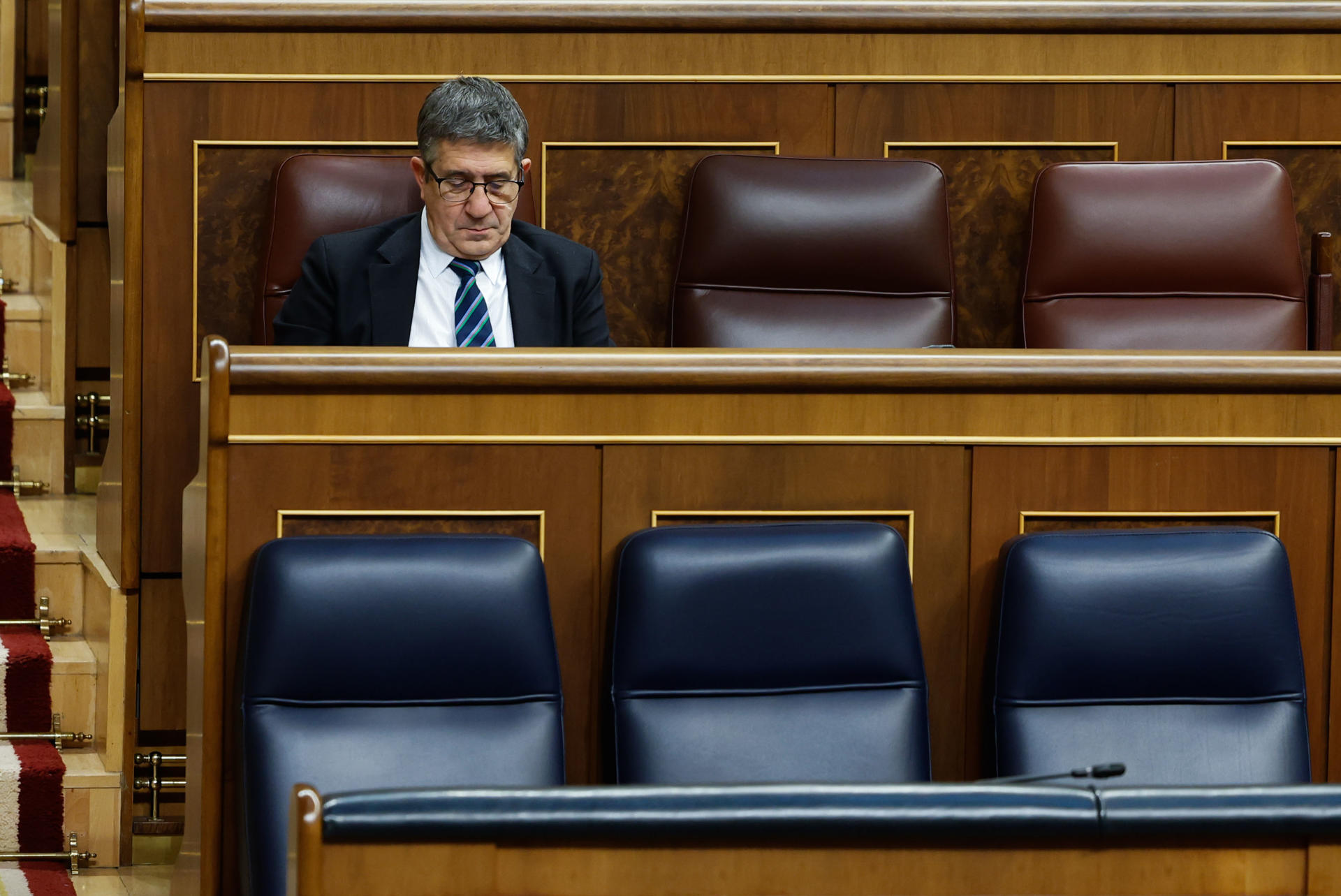 El portavoz del PSOE en el Congreso, Patxi López, asiste al pleno del Congreso de los Diputados, este miércoles en Madrid. EFE/Mariscal
