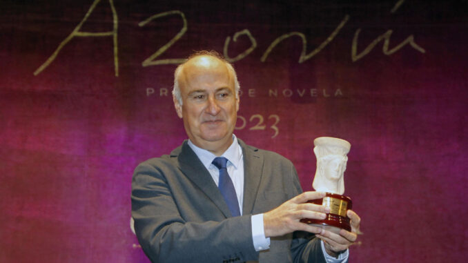 Imagen de archivo del escritor Fernando Benzo, ganador del Premio Azorín de novela 2023. EFE/Morell
