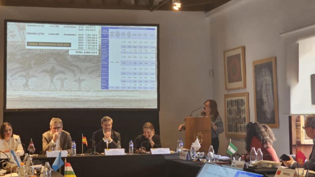 El Gobierno regional y la UCLM ofrecen formación a docentes del máster de Educación sobre el nuevo marco educativo