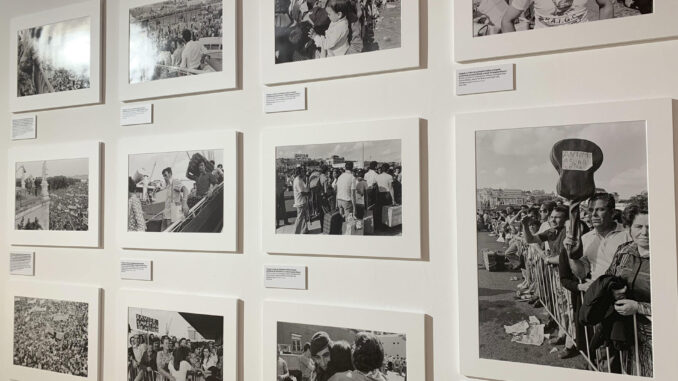 La Fundación Oriente de Lisboa acoge desde hoy hasta el 19 de mayo la exhibición 'Vientos de Libertad', con las fotografías de la periodista germana-estadounidense Ingeborg Lippmann y del británico Peter Collins. EFE/Susana Samhan.

