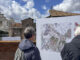 Dos personas supervisan los planos del nuevo recorrido arqueológico que preparará Roma, en Italia, este martes. EFE/Gonzalo Sánchez