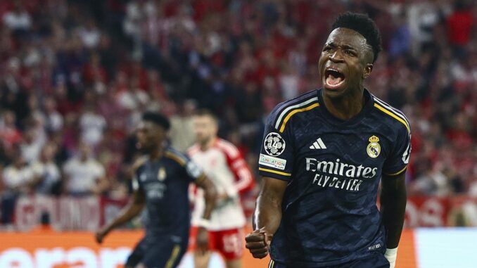 El jugador del Real Madrid Vinicius Junior celebra el 2-2 durante el partido de ida de semifinales que han jugado Bayern Munich y Real Madrid en Múnich, Alemania. EFE/EPA/FILIP SINGER
