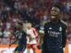 El jugador del Real Madrid Vinicius Junior celebra el 2-2 durante el partido de ida de semifinales que han jugado Bayern Munich y Real Madrid en Múnich, Alemania. EFE/EPA/FILIP SINGER