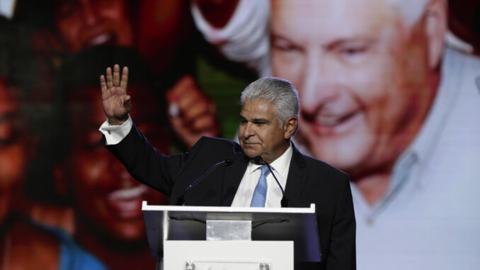 El exministro de Seguridad José Raúl Mulino, favorito en los sondeos para las elecciones del 5 de mayo en Panamá. EFE/ Bienvenido Velasco
