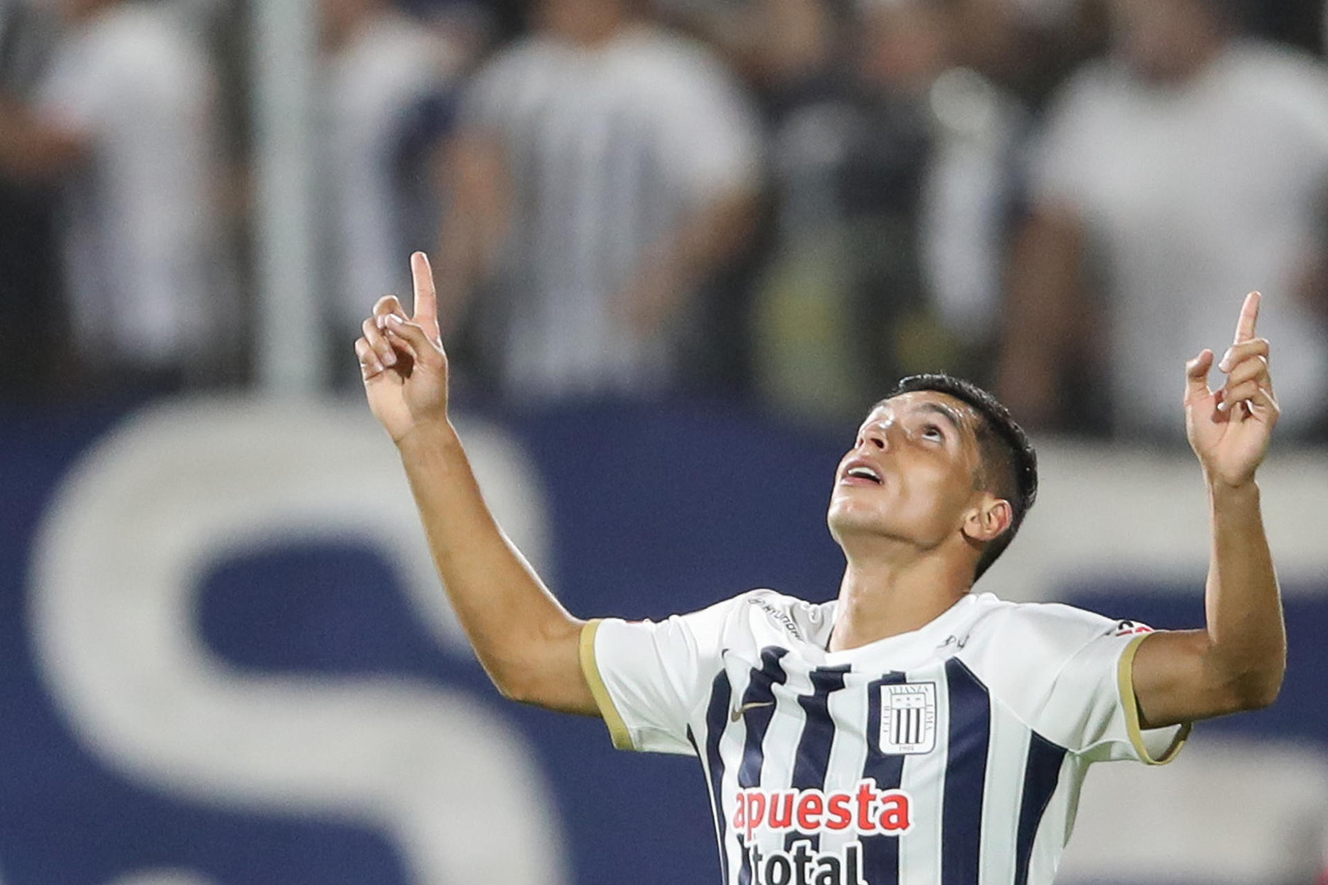 Kevin Serna de Alianza celebra un gol en un partido de la fase de grupos de la Copa Libertadores. EFE/ Paolo Aguilar
