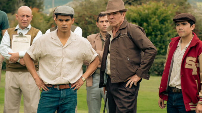 Fotografía cedida por Anita Gallón, que muestra al actor Dennis Quaid (c-d) durante una escena de la película 'The Long Game'. EFE/Anita Gallón
