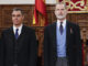 Imagen de Felipe VI, acompañado por el presidente del Gobierno, Pedro Sánchez (i), durante la ceremonia de entrega del Premio Cervantes 2023 al escritor español Luis Mateo Díez este martes en el Paraninfo de la Universidad de Alcalá, en la Comunidad de Madrid. EFE/Ballesteros POOL