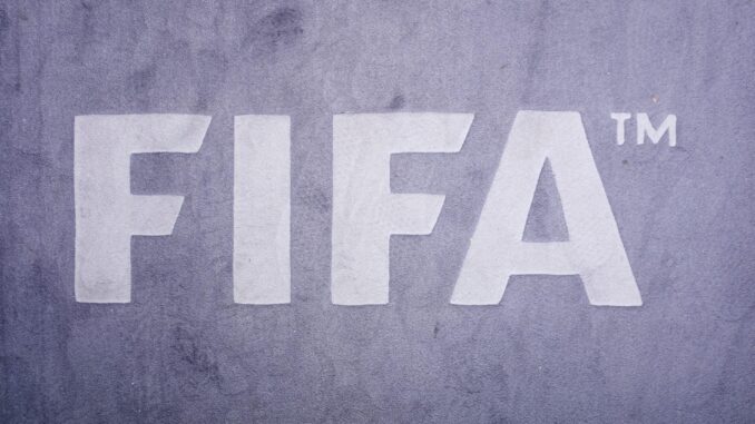 El logo de la FIFA, en una foto de archivo. EPA/MANUEL LOPEZ
