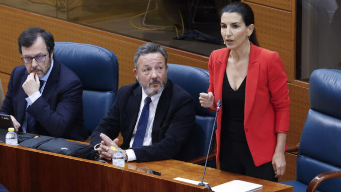 La portavoz de Vox en la Asamblea de Madrid, Rocío Monasterio, este martes durante el pleno. EFE/ Zipi Aragon
