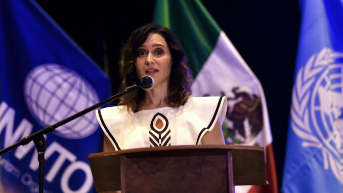 La presidenta de la Comunidad de Madrid, Isabel Díaz Ayuso, habla este viernes durante su participación en el Foro Internacional de Naciones Unidas sobre Turismo y Cultura, en Playa del Carmen en Quintana Roo (México). EFE/Lourdes Cruz
