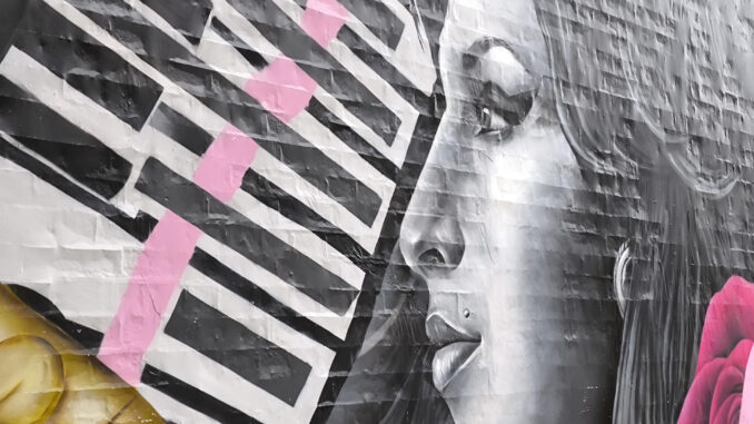 En la imagen, mural de Amy Whinehouse en el barrio de Camden, con motivo del estreno de la película en Reino Unido. EFE/Guillermo Garrido
