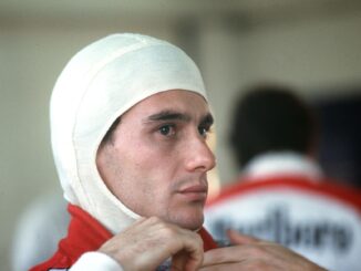 JEREZ (ESPAÑA), 04/04/2024.- Fotografía de archivo que muestra al brasileño Ayrton Senna antes del Gran Premio de España de Automovilismo de Fórmula Uno, en Jerez (España), de 1988. EFE/ Archivo