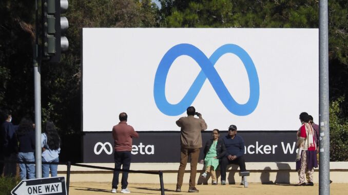 El logo de la empresa Meta en Menlo Park, California. EFE/EPA/JOHN G. MABANGLO
