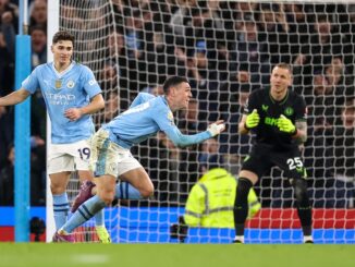 El jugador del City Phil Foden (c) celebrates el 4-1 durante el partido de la Premier League mque han jugado Manchester City y Aston Villa en Manchester, Reino Unido. EFE/EPA/ADAM VAUGHAN