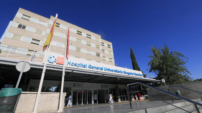 Los agentes han sido los primeros en llegar al lugar y han realizado un torniquete a la víctima para detener la hemorragia, y ha sido trasladado por Samur-Protección Civil al hospital Gregorio Marañón. Imagen de archivo de la entrada principal. EFE/Fernando Alvarado
