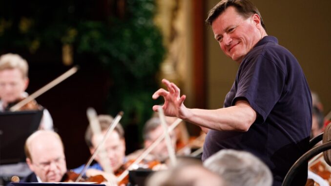 Imagen del director alemán Christian Thielemann en un ensayo de la Filarmónica de Viena (Austria). EFE/ Florian Wieser
