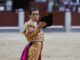 El diestro Juan Ortega durante la duodécima corrida de la Feria de San Isidro, con toros de la ganadería salmantina de El Puerto de San Lorenzo para Alejandro Talavante, Juan Ortega y Tomás Rufo, este jueves en la Plaza de Toros de Las Ventas. EFE/JuanJo Martín