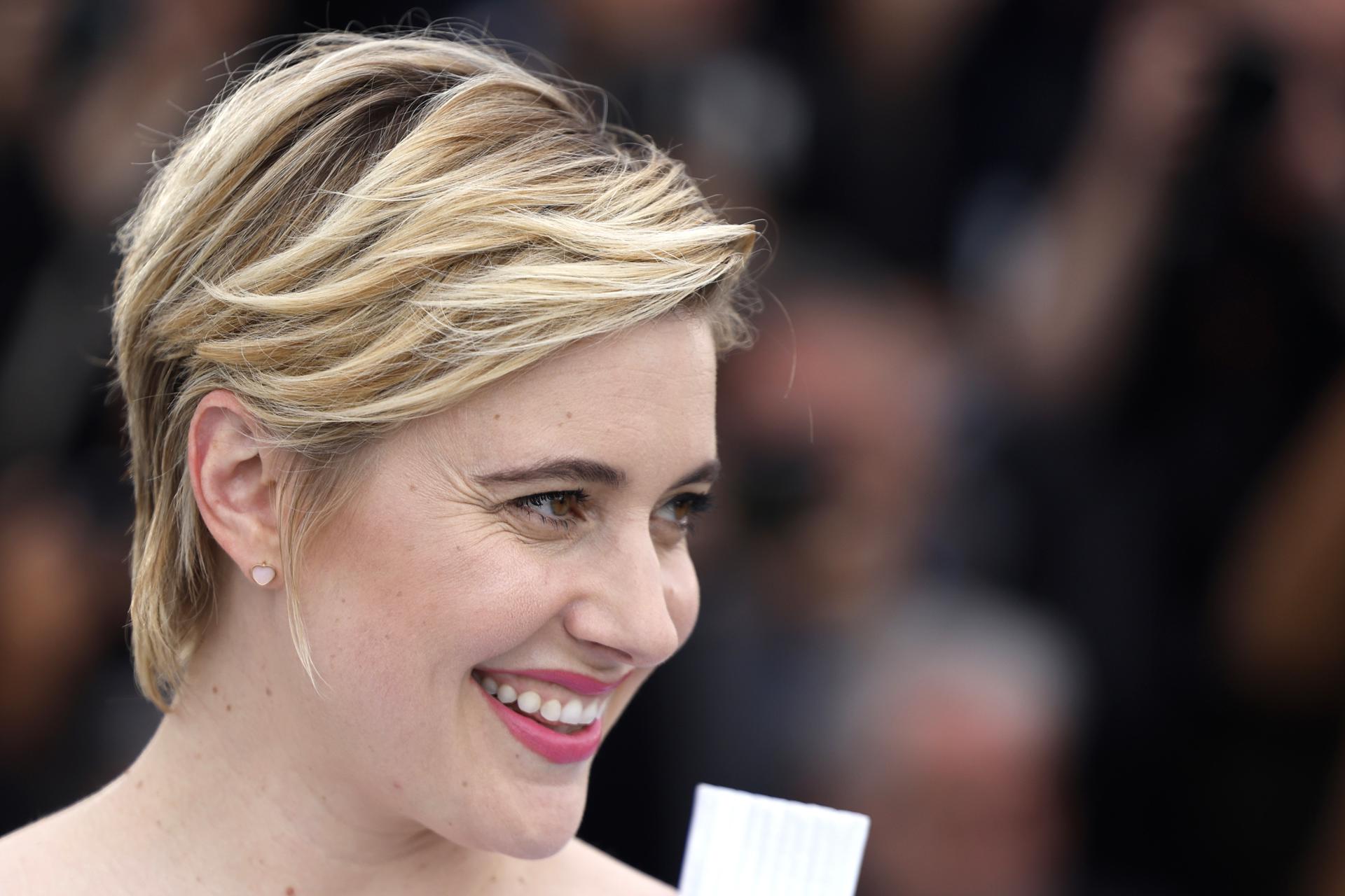 La presidenta del jurado, Greta Gerwig, asiste a una sesión fotográfica antes de la inauguración del 77º Festival de Cine de Cannes, en Cannes, Francia, el 14 de mayo de 2024. El festival se celebrará del 14 al 25 de mayo de 2024. (Cine, Francia) EFE/EPA/GUILLAUME HORCAJUELO
