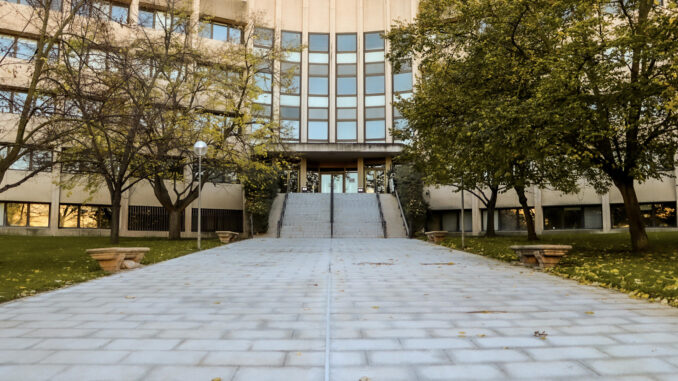 Vista de la sede del Centro Nacional de Inteligencia (CNI). Alrededor de un millar de miembros del Centro Nacional de Inteligencia (CNI) están repartidos por el mundo, muchos de ellos expuestos a un alto riesgo. Aunque siempre se les ha hecho un seguimiento, desde hace tres años el Centro de Continuidad Informativa (CCI) monitoriza todos sus pasos en tiempo real 24 horas al día para proteger sus vidas. EFE/ CNI SOLO USO EDITORIAL/SOLO DISPONIBLE PARA ILUSTRAR LA NOTICIA QUE ACOMPAÑA (CRÉDITO OBLIGATORIO)
