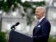 El presidente de EE.UU., Joe Biden, habla durante una ceremonia de bienvenida para la visita de Estado de su homólogo de Kenia, William Ruto (fuera de la fotografía), en el jardín sur de la Casa Blanca, en Washington, DC, EE.UU. EFE/Al Drago