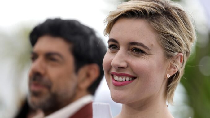 La presidenta del jurado, Greta Gerwig, asiste a una sesión fotográfica antes de la inauguración del 77º Festival de Cine de Cannes, en Cannes, Francia, el 14 de mayo de 2024. El festival se celebrará del 14 al 25 de mayo de 2024. (Cine, Francia) EFE/EPA/GUILLAUME HORCAJUELO
