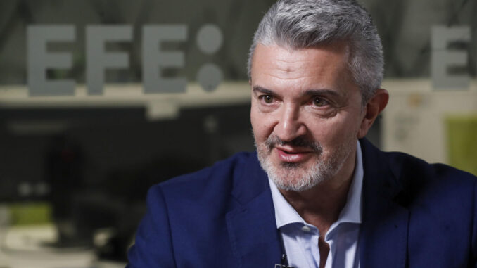 El director de la Asociación de Latas de Bebidas, Juan Ramón Meléndez, durante una entrevista con EFE, afirma que España es un país "muy latero", capaz de reciclar ya más de dos de cada tres latas de bebidas que circulan en el mercado, aunque el sector aspira a llegar al 90 % en 2030. EFE/Gema García
