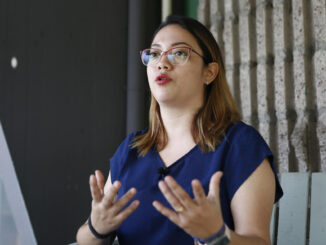 La abogada de justicia transicional de la organización no gubernamental Cristosal, Irene Gómez, habla durante una entrevista con EFE, el 28 de mayo de 2024 en San Salvador (El Salvador). EFE/Rodrigo Sura