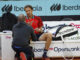 El tenista ruso Daniil Medvédev se lesiona durante el partido ante el tenista checo Jiří Lehečka, en los cuartos de final del Mutua Madrid Open, que se disputa este jueves en las instalaciones de la Caja Mágica, en Madrid. EFE/ Juanjo Martín