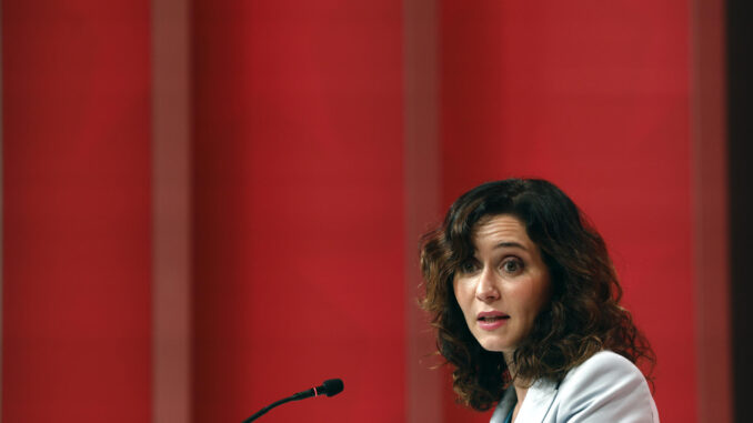 La presidenta de la Comunidad de Madrid, Isabel Díaz Ayuso, realiza este miércoles el balance del curso político que llega a su fin y de su primer año de legislatura con mayoría absoluta en la Asamblea. EFE/ Sergio Pérez
