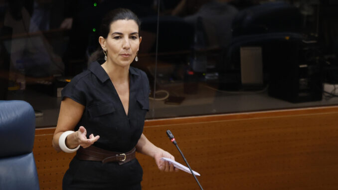 La portavoz de Vox en la Asamblea de Madrid, Rocío Monasterio , este jueves durante el Pleno de la Asamblea de Madrid. EFE/ Sergio Pérez
