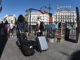 Imagen de archivo de turistas en la Puerta del Sol (Madrid). 
Imagen de EFE/Fernando Villar