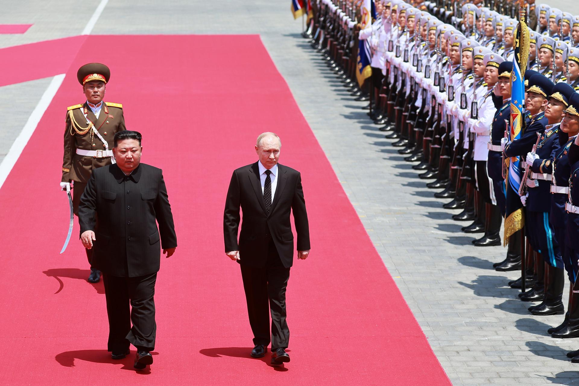 Los líderes de Corea del Norte y Rusia, Kim Jong-un y Vladímir Putin, en Pionyang. EFE/EPA/GAVRIIL GRIGOROV / SPUTNIK / KREMLIN POOL MANDATORY CREDIT
