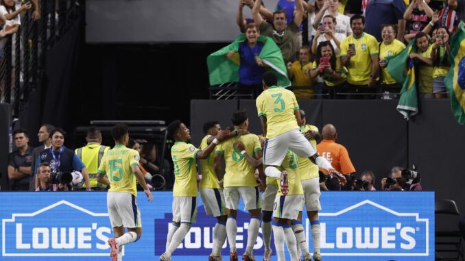 Brasil reacciona tras marcar un gol en la Copa América. EFE/EPA/CAROLINE BREHMAN
