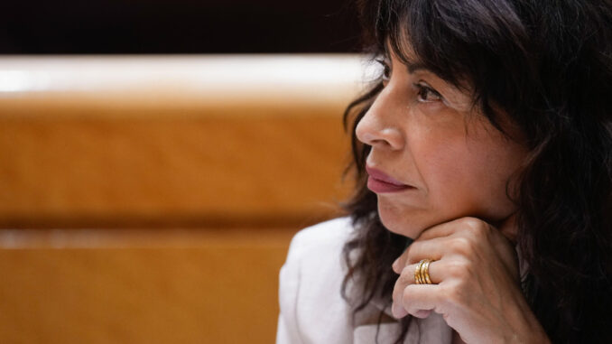 La ministra de Igualdad, Ana Redondo, participa en la sesión de control al Gobierno del pleno del Senado este martes, en Madrid. EFE/ Borja Sánchez-Trillo
