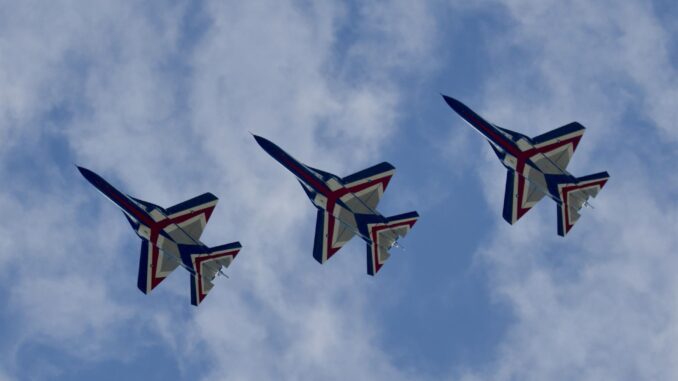 Foto de archivo de tres aviones de la Fuerza Aérea de Taiwán. EFE/EPA/RITCHIE B. TONGO
